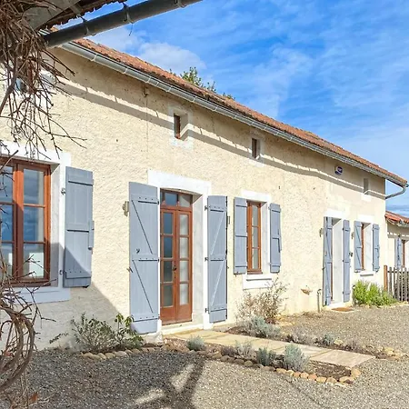 Feriehus 4 Bedroom Cozy In Monfaucon