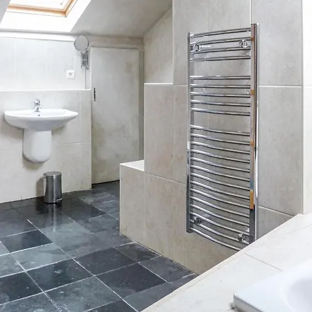 4 Bedroom Cozy In Monfaucon *