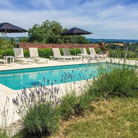 4 Bedroom Cozy In Monfaucon Tatil Evi