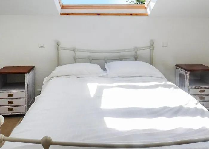 4 Bedroom Cozy In Monfaucon *